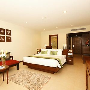 Lagoon room